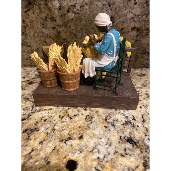 Annie Lee “Weavin’ Sunshine” – Sass ’n Class Figurine (2005) - No Box - Picture 10 of 13